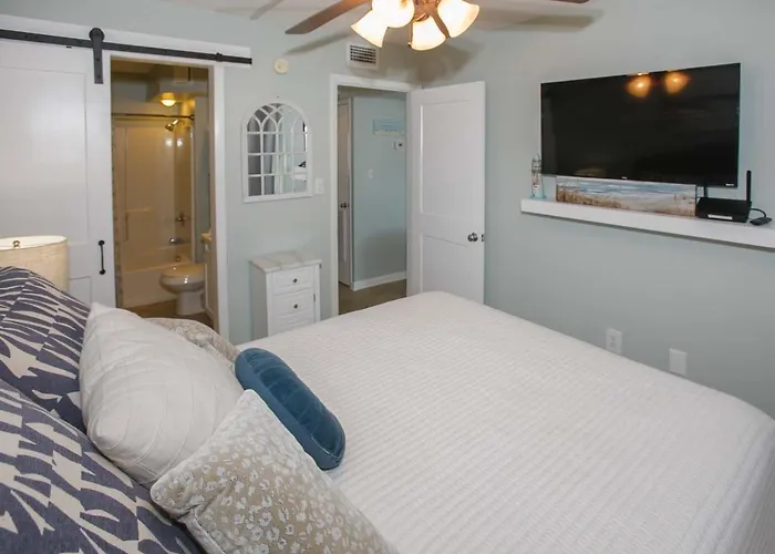 Surf & Racquet 403c By Albvr - Beautifully Upgraded Condo! Incredible Sunset Views!